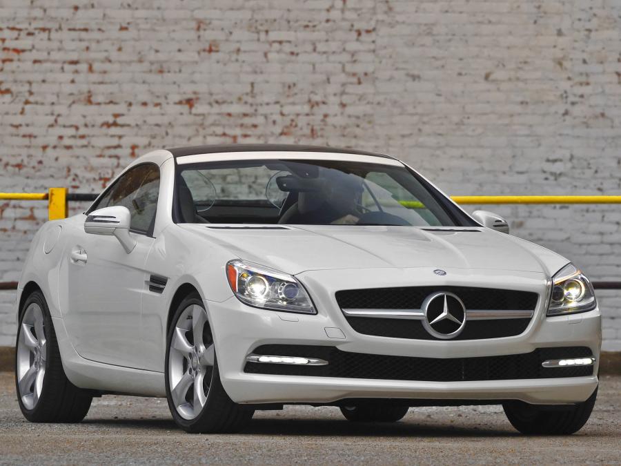  Mercedes-Benz SLK350 2011 года  (US) (фото 17 из 47)